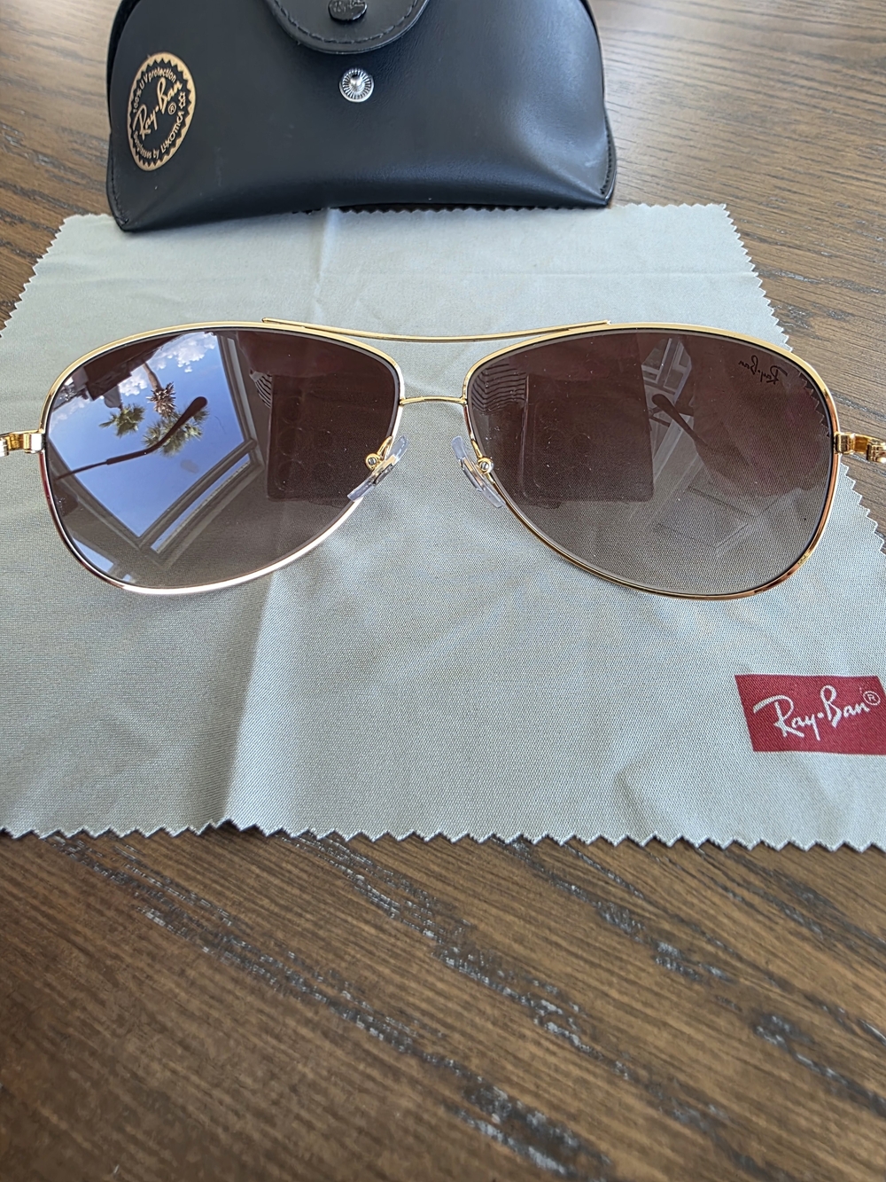 Ray-Ban Gold Aviator Sunglasses with Brown Gradient Lenses